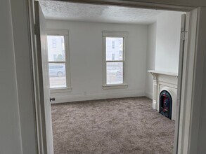 402 Eastern Ave in Newark, OH - Building Photo - Building Photo