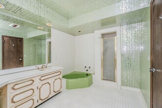 22745 Wrexford Dr in Southfield, MI - Building Photo - Building Photo