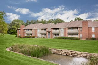 Coventry Oaks in Overland Park, KS - Building Photo - Building Photo