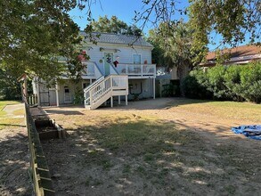 1107 13th St-Unit -4 in Galveston, TX - Building Photo - Building Photo