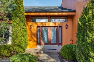 509 Long Ln in Huntingdon Valley, PA - Building Photo - Building Photo