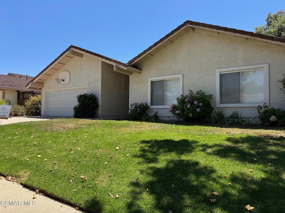 2722 W Appalachian Ct in Westlake Village, CA - Building Photo