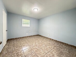 5503 Bertellis Ln in Houston, TX - Building Photo - Building Photo