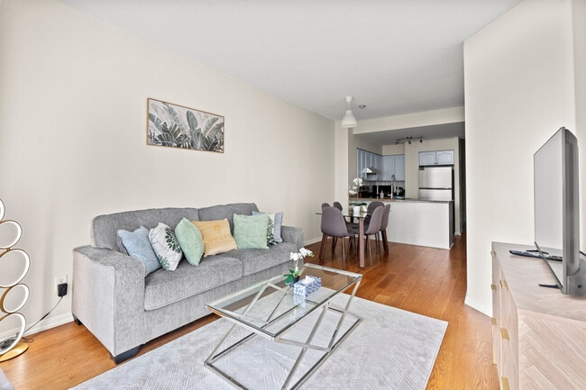 property at 7524 Lake Shore Blvd W