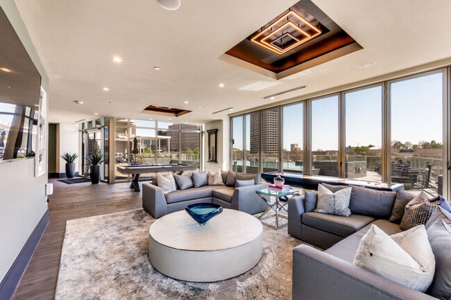 Carlisle and Vine in Dallas, TX - Foto de edificio - Building Photo