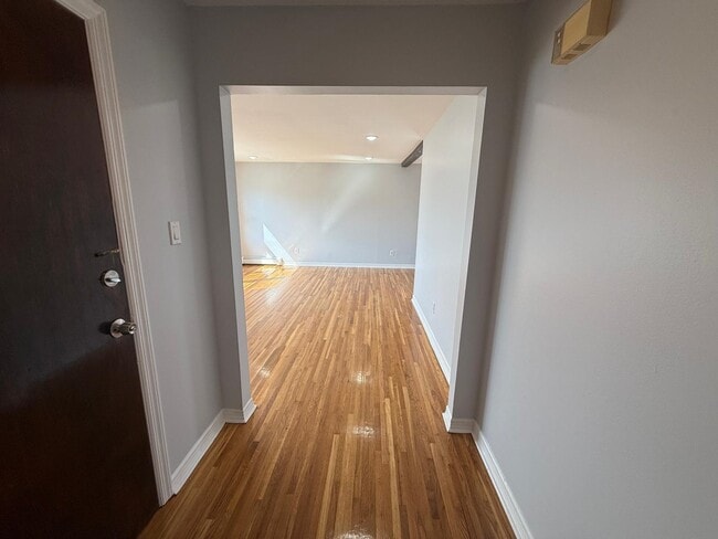 4 Sayles St in Jersey City, NJ - Building Photo - Building Photo