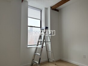 1200 Adams St, Unit 202 in Boston, MA - Foto de edificio - Building Photo