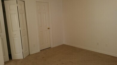 561 Florosa Ct in Mary Esther, FL - Building Photo - Building Photo