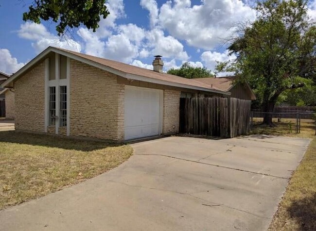 12317 Willow Wild Dr in Austin, TX - Building Photo - Building Photo