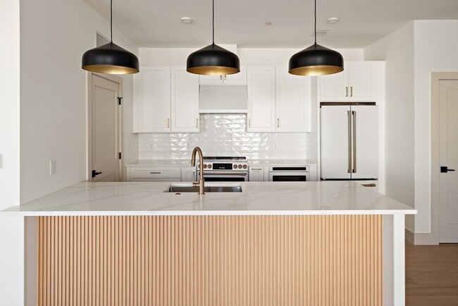 1025 Massachusetts Ave in Arlington, MA - Building Photo - Building Photo