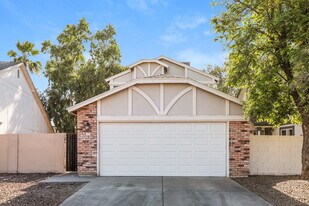 1915 S 39th St in Mesa, AZ - Building Photo