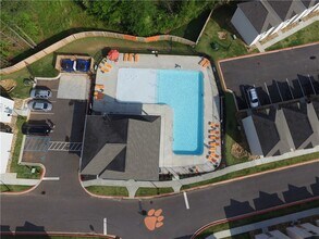 1980 W Main St in Central, SC - Building Photo - Building Photo