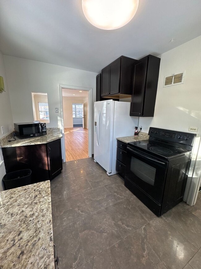 1058 23rd Ave SE in Minneapolis, MN - Building Photo - Building Photo