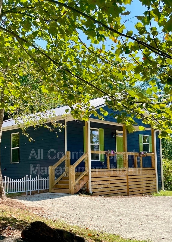 property at 5390 Valley Dr