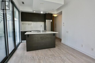 57 St Joseph St in Toronto, ON - Building Photo - Building Photo