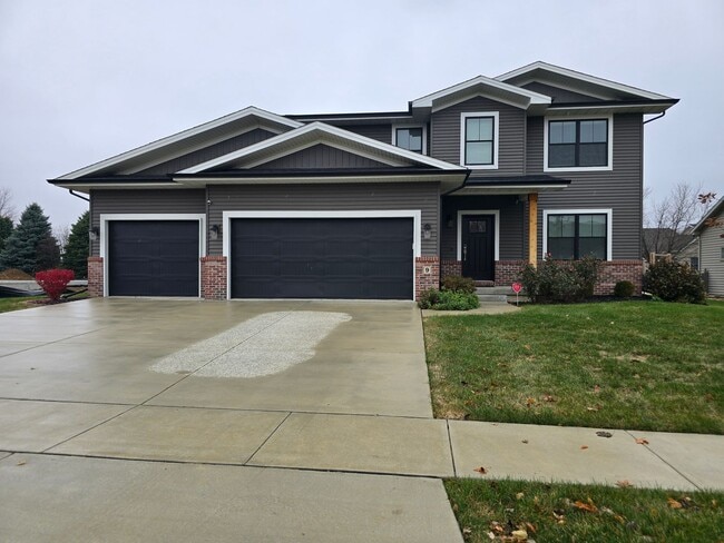 property at 9 Brookstone Cir