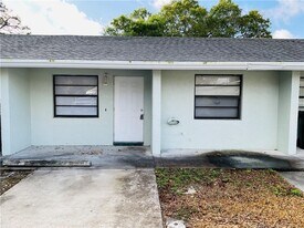206 N 28th St in Fort Pierce, FL - Building Photo