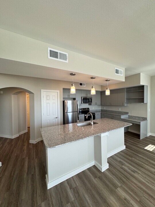 5000 Overboard Cv in Fort Worth, TX - Building Photo