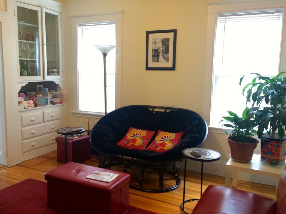 40 St Margaret St in Boston, MA - Building Photo