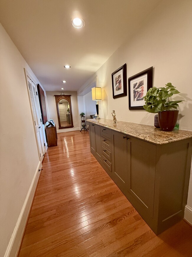 7701 Wurzbach Rd, Unit 1107 in San Antonio, TX - Building Photo - Building Photo