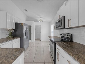 4617 Horseshoe Pick Ln in Valrico, FL - Building Photo - Building Photo