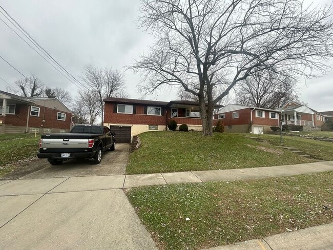 property at 5150 Chantilly Dr