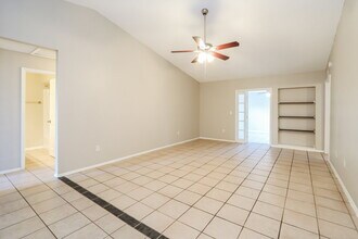 1406 Woodstork Dr in Brandon, FL - Building Photo - Building Photo