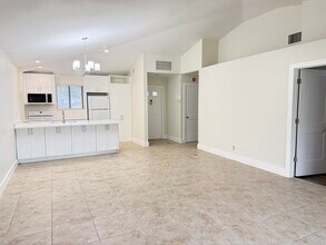 707 Club Dr in Palm Beach Gardens, FL - Building Photo - Building Photo