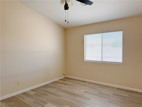 3320 Park Town St in North Las Vegas, NV - Building Photo - Building Photo