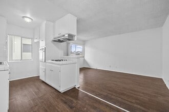 3247-55 Santa Ana St in Huntington Park, CA - Building Photo - Building Photo