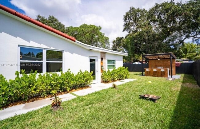 1523 NE 148th St, Unit Apartment in Miami, FL - Foto de edificio - Building Photo