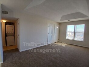 1110 N Noland Rd in Independence, MO - Building Photo - Building Photo