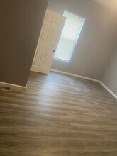 2042 Baltimore Ave in Cincinnati, OH - Building Photo - Building Photo