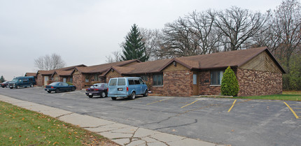 Meadow View Apartments in Burlington, WI - Building Photo - Building Photo