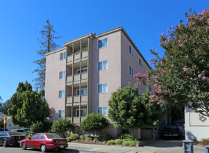 206 Chumalia St in San Leandro, CA - Building Photo - Building Photo