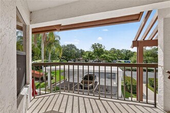 6060 SE Martinique Dr in Stuart, FL - Foto de edificio - Building Photo