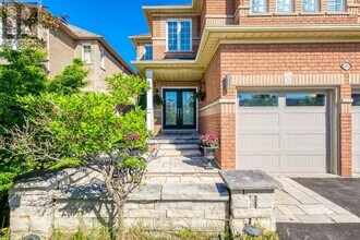 3465 Aquinas Ave in Mississauga, ON - Building Photo - Building Photo