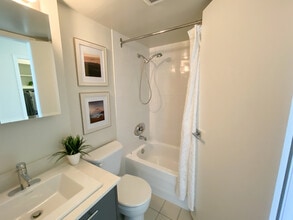 1580 Haro in Vancouver, BC - Building Photo - Building Photo