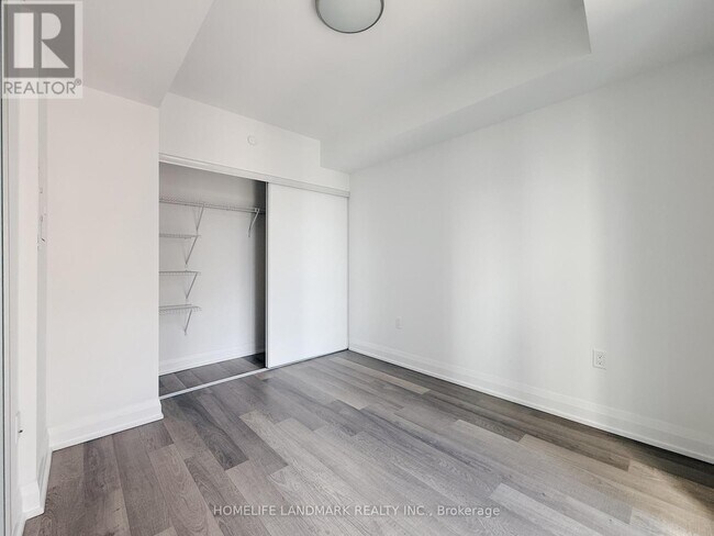 77 Mutual St in Toronto, ON - Building Photo - Building Photo