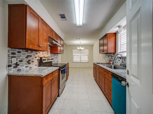6834 Harpers Dr in Richmond, TX - Building Photo - Building Photo