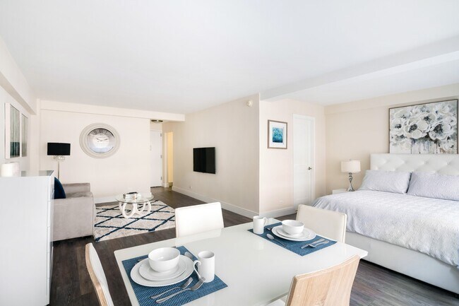 225 E 63rd St in New York, NY - Building Photo - Building Photo