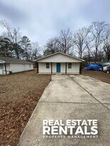 1817 Emanuel Ave in Gadsden, AL - Building Photo