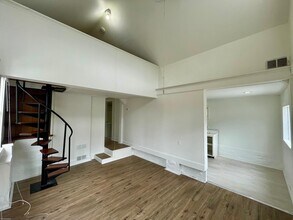 4 Elm Ave in Norwich, CT - Building Photo - Building Photo