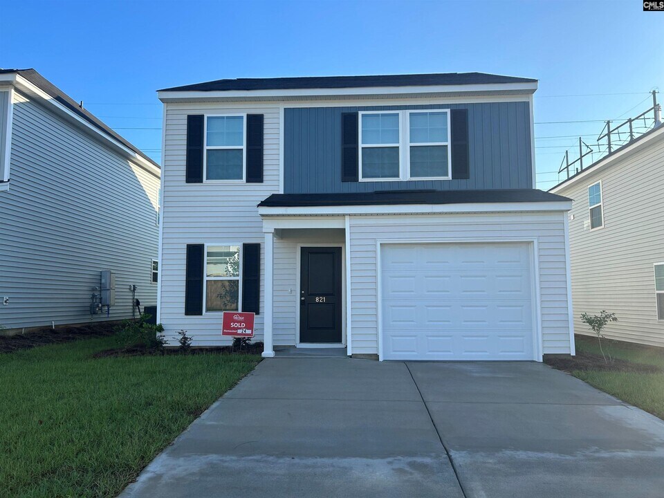 821 Wolfsburg Rd in Lexington, SC - Building Photo