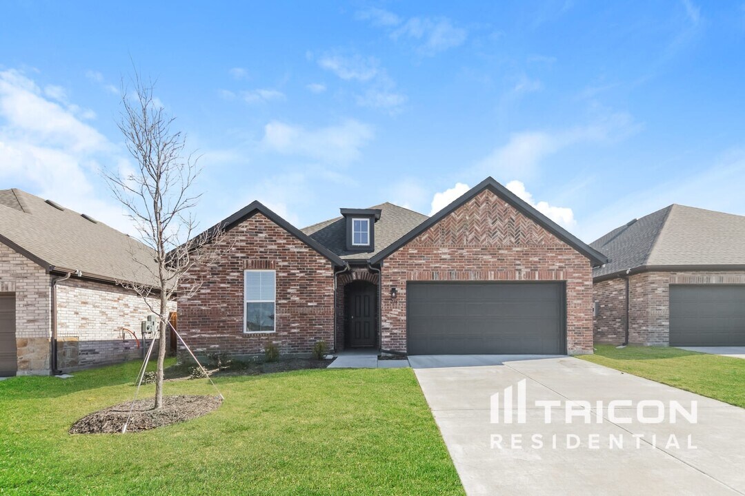 8216 Brookhaven Dr in McKinney, TX - Building Photo
