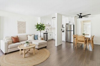 Reseda Apartments in Reseda, CA - Building Photo - Building Photo