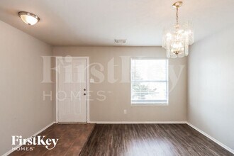 602 Regal Hollow Ln in Houston, TX - Foto de edificio - Building Photo