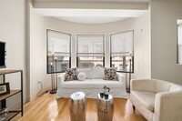 642 Beacon St, Unit #1 in Boston, MA - Foto de edificio - Building Photo