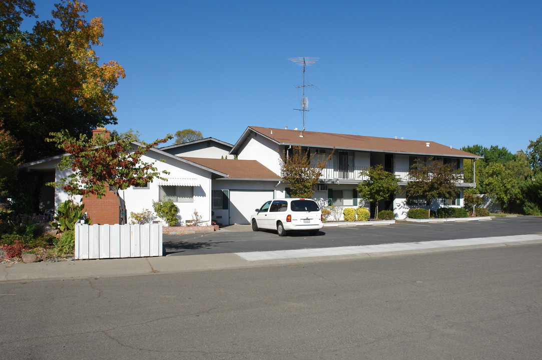 2671 Matheson Way in Sacramento, CA - Foto de edificio