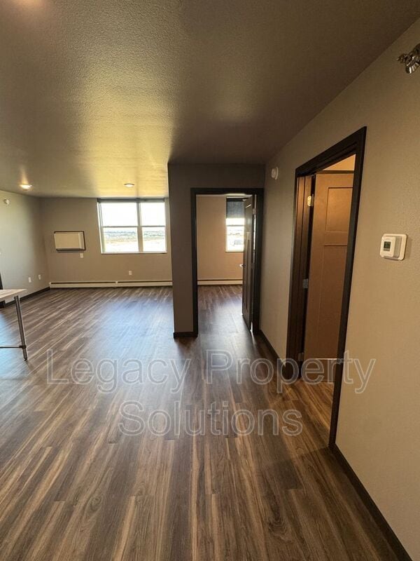 220 E Greenfield Ln in Bismarck, ND - Building Photo - Building Photo